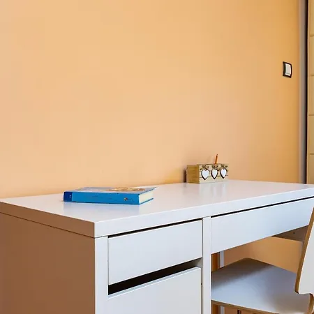 Apartmán Spacious 2br Kremena 10 Minutes Walk To Center