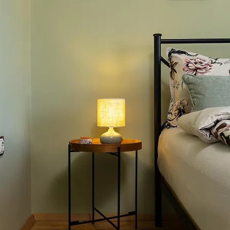 Spacious 2br Kremena 10 Minutes Walk To Center Apartmán *