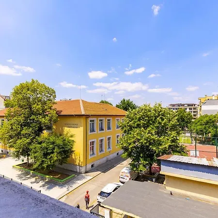 Spacious 2br Kremena 10 Minutes Walk To Center