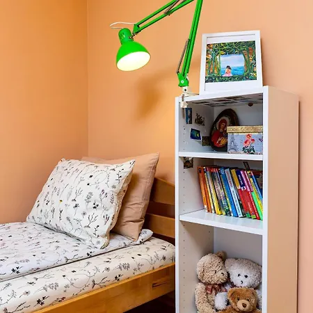 Spacious 2br Kremena 10 Minutes Walk To Center *