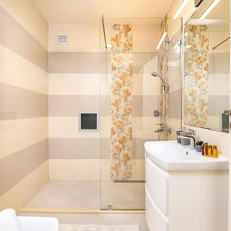 Apartman Spacious 2br Kremena 10 Minutes Walk To Center *