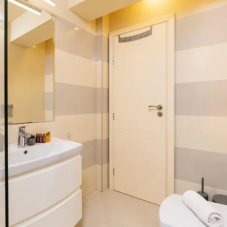 Apartman Spacious 2br Kremena 10 Minutes Walk To Center Plovdiv
