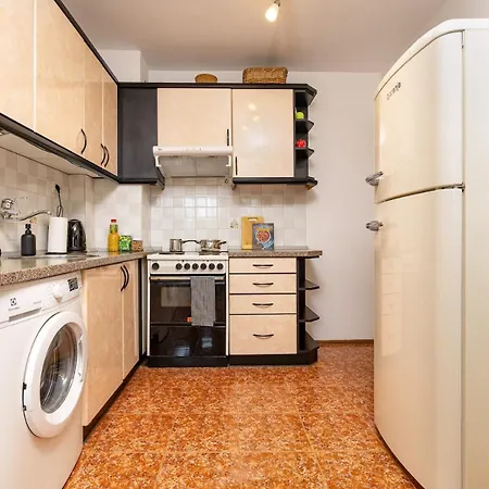 Spacious 2br Kremena 10 Minutes Walk To Center Пловдив