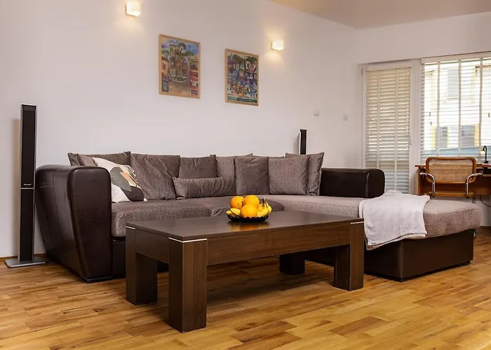 Spacious 2br Kremena 10 Minutes Walk To Center